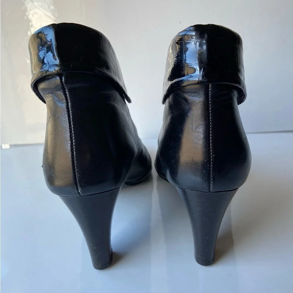 Amalfi by Rangoni Gara suede/ leather ankle heel booties Sz 10.5  B - Picture 4 of 10